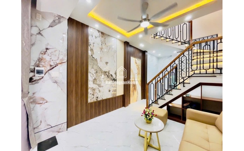 Nhà mới 2 tầng sàn 42m2, Vuông – Quang Trung QV